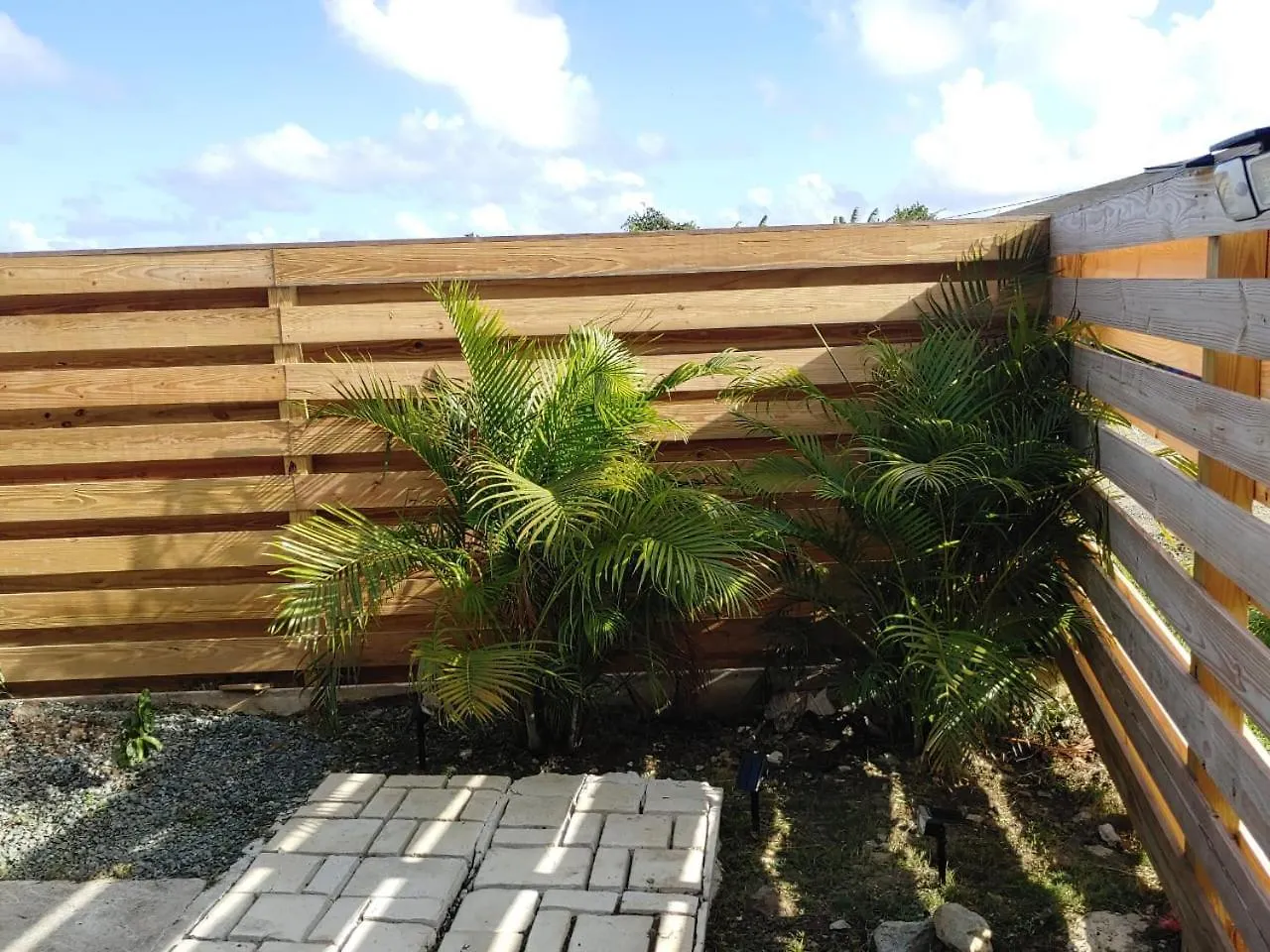 Lahl Short Term Residential Living Apartment East End 0*,  British Virgin Islands